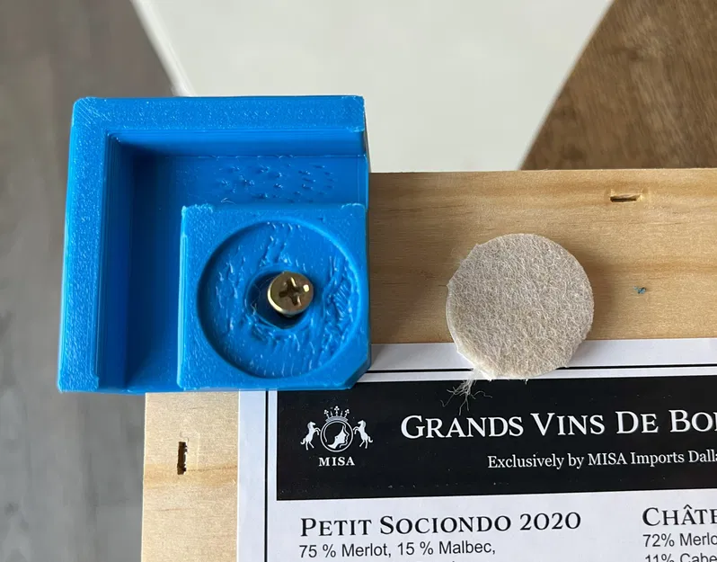 Góc xếp chồng hộp rượu Costco - Image 4