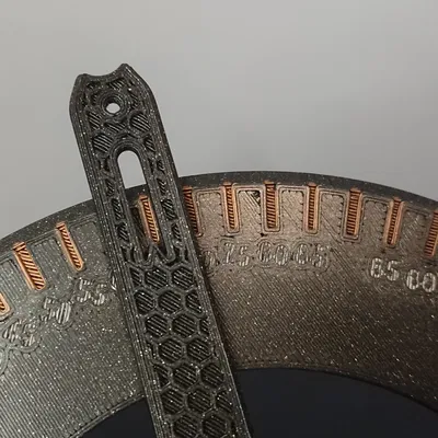 Thước đo góc với cần xoay