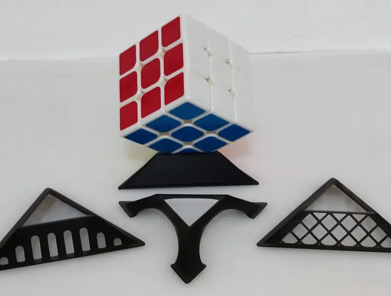 Chân đế trưng bày Rubik's cube