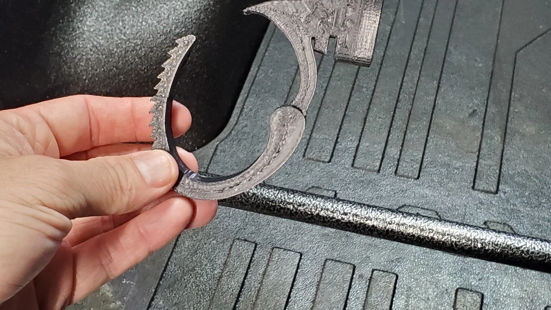 Kẹp Giá Treo Bàn Chải Cào Tuyết Ford Maverick - Image 1