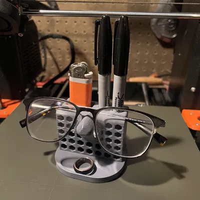 Kệ Đựng Kính 3D