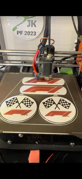 F1 keychain - Image 1