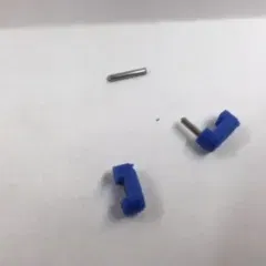 Ghim lưỡi dao có lỗ để ghim