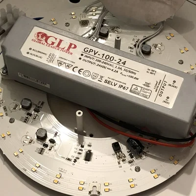 Adapter cho bộ nguồn lớn hơn trong đèn LED