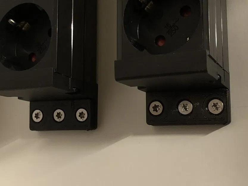 Screw plate for power strip - Image 1