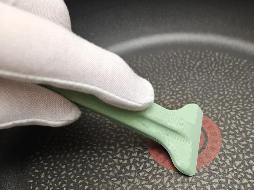 Ergonomical Pan Scraper - Image 1