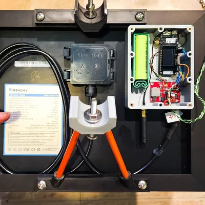 10W 12V solar panel holder + Stevenson Screen MESHTASTIC repeater
