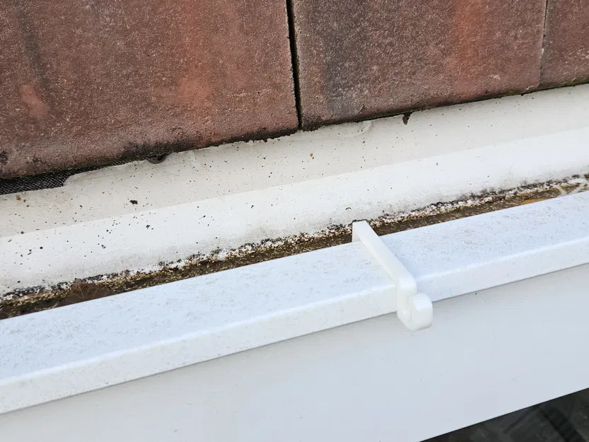 Móc treo đèn Giáng sinh cho máng xối - Image 1