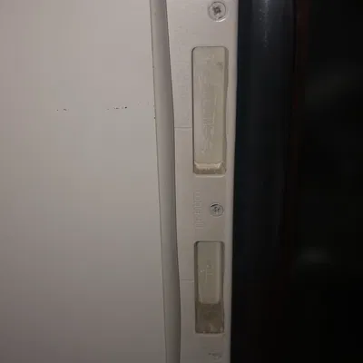 Nắp che cho khóa cửa trong khung cửa