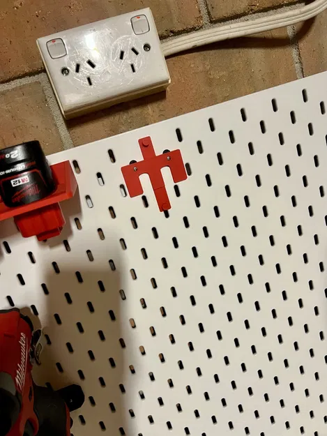 Milwaukee M12 Charger SKADIS mount - Image 2