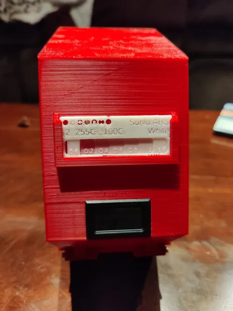 Hộp đựng sợi nhựa treo tường - có khe cắm mẫu - Image 1