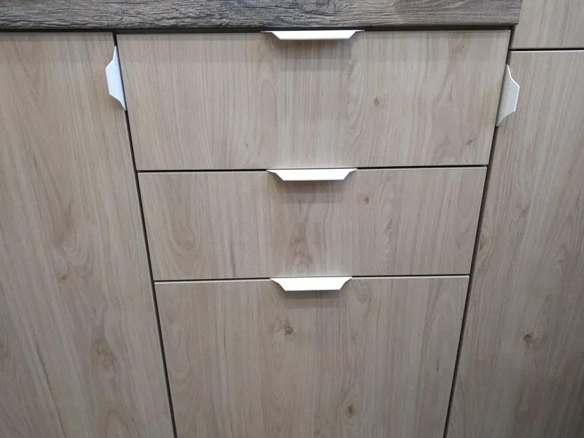 Tay Nắm Cửa Tủ và Ngăn Kéo Không Khoan Cho Tấm Dày 18mm - Image 1