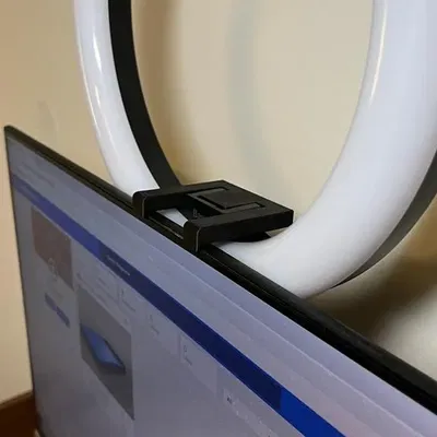 Ring light screen holder