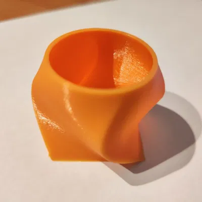 BÌNH HOA VUÔNG RA TRÒN (SQUARE TO CIRCLE VASE)