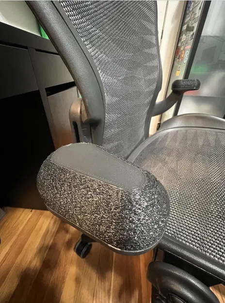Nắp che mẩu tì tay: Ghế Herman Miller Aeron - Image 1