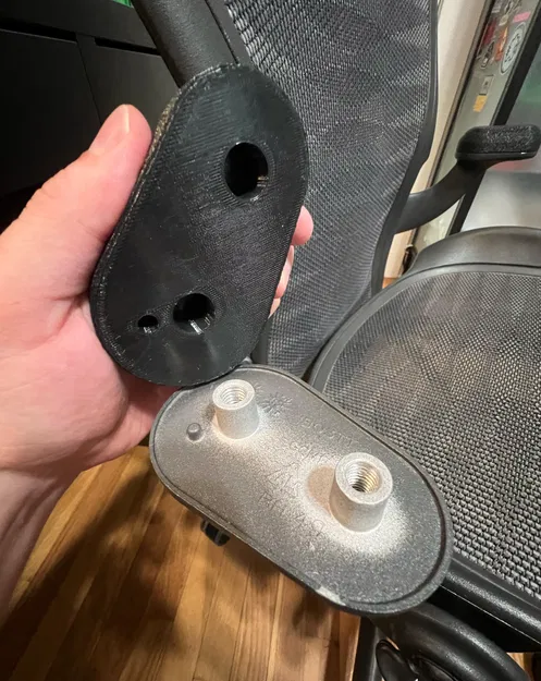 Nắp che mẩu tì tay: Ghế Herman Miller Aeron - Image 2