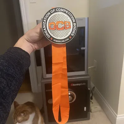 Giá Treo Tường Huy Chương