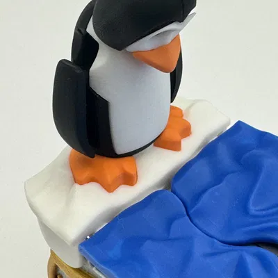 Chân Chim Cánh Cụt Cho Cá Mập Tấn Công