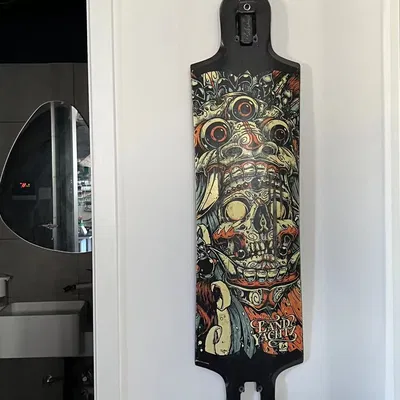 Giá Treo Ván Trượt Dài Lên Tường