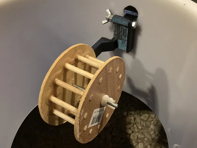 Giá Đỡ Rattle Reel Âm Nắp - Image 1