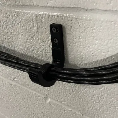 Móc chữ J Ethernet (Cho Bê Tông)