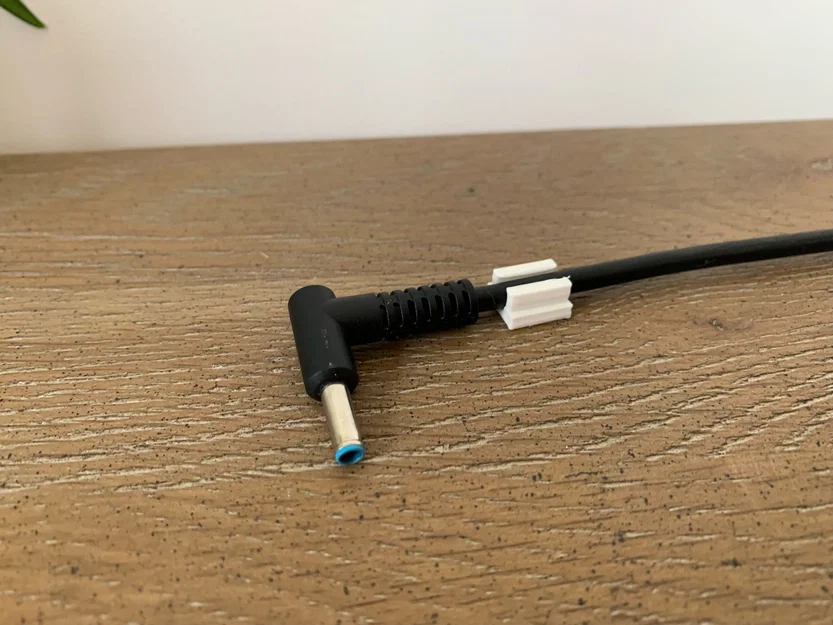 Kẹp Cáp - Image 1