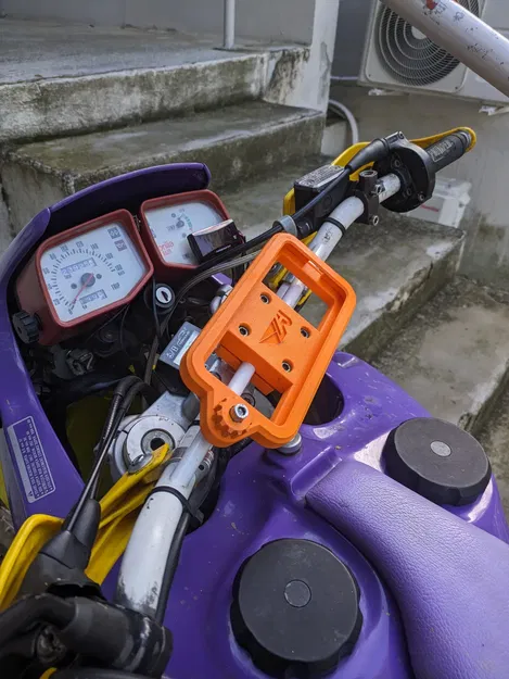 Giá Đỡ Điện Thoại Cho Xe Máy - Image 1