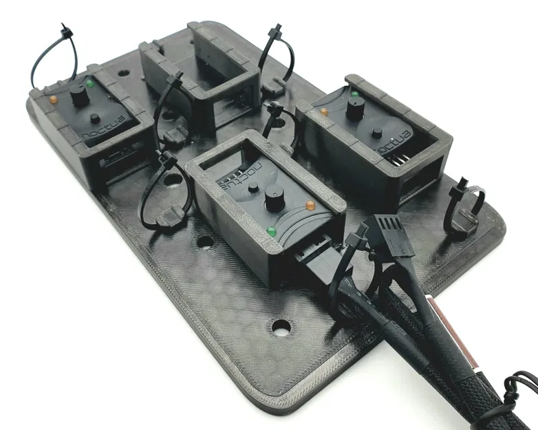 Đế Gắn Bộ Điều Khiển Quạt Noctua NA-FC1 - Image 1