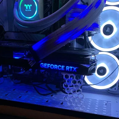 Giá Đỡ GPU Hình Tổ Ong