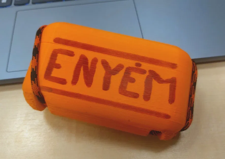 SD card case - Image 1