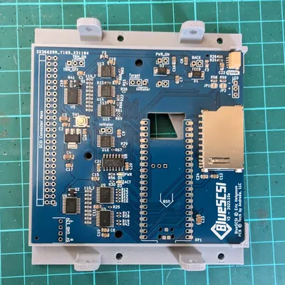 Giá Đỡ BlueSCSI V2 Để Bàn Cho Bo Mạch 2023.10a