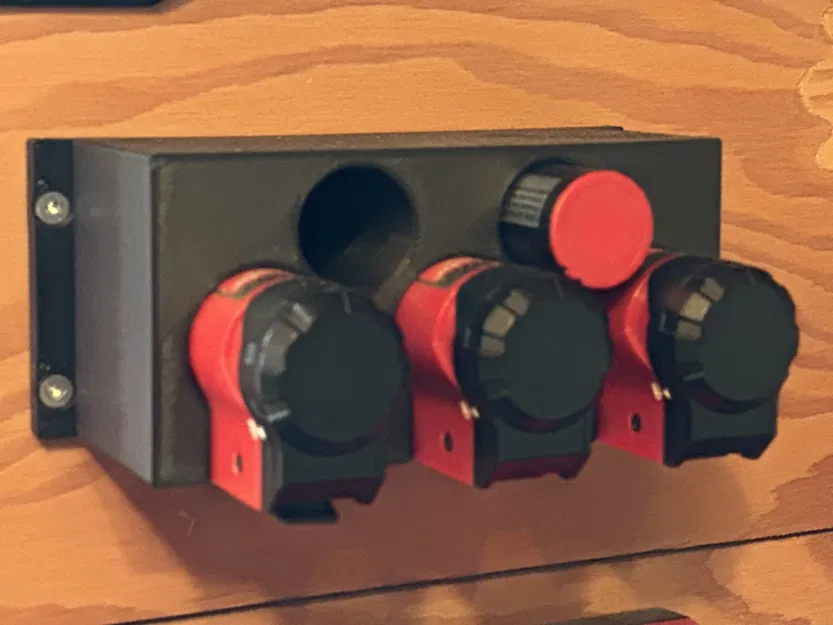 Giá đỡ Pin/Sạc Milwaukee Red Lithium USB - Image 1