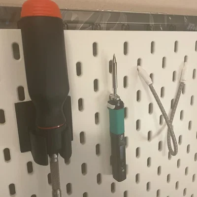 Kệ Giữ Pinecil Cho Bảng IKEA Skadis Có Lò Xo