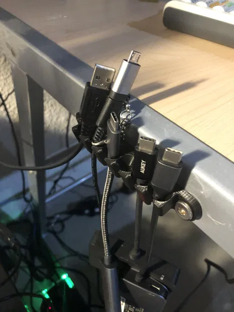 Giá đỡ cáp USB - Image 1