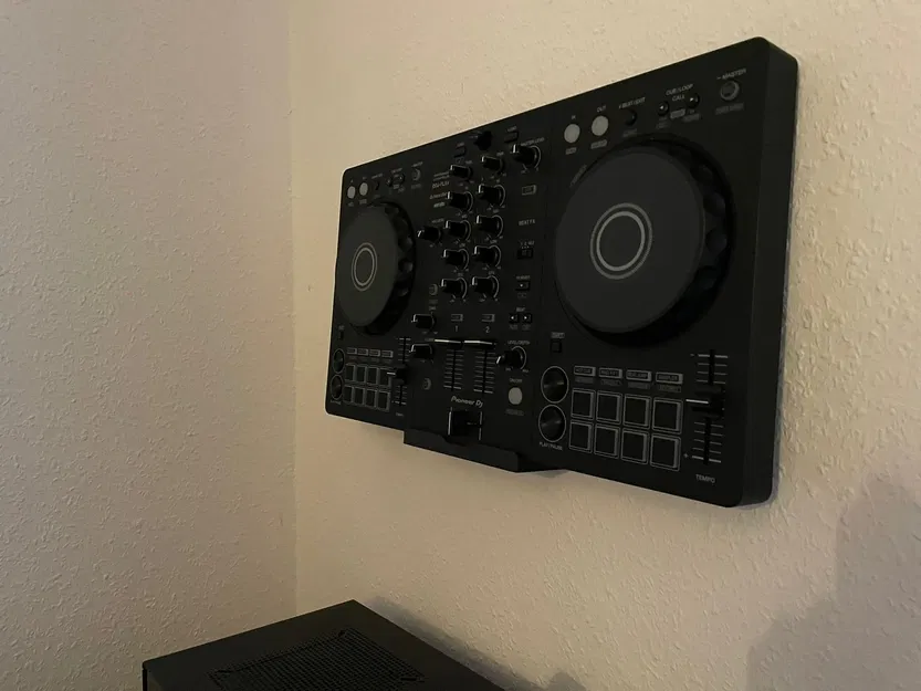 Wall-Mount for DDJ FLX4 - Image 1