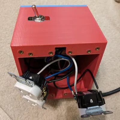 Hộp Điều Khiển Nguồn 4 Ổ Cắm (Bản Remix)