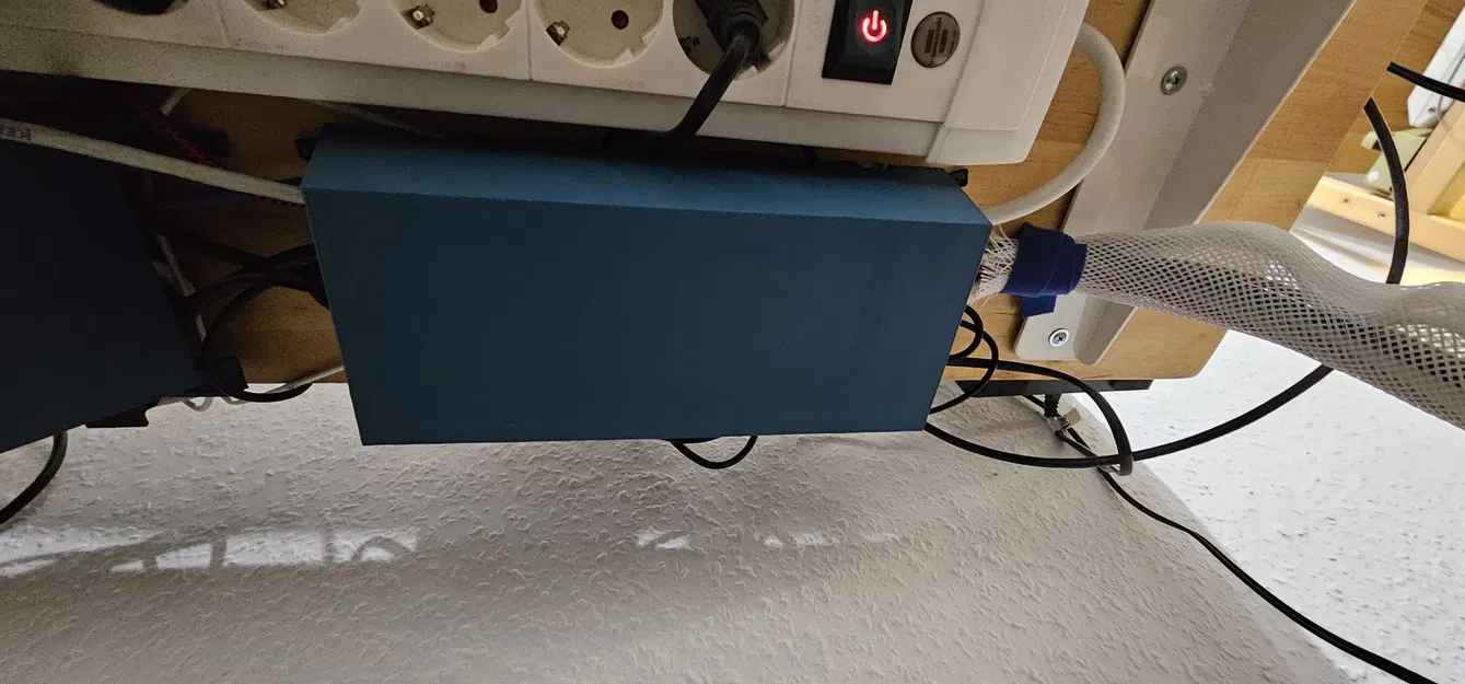 Khay cáp cho bàn làm việc có thể điều chỉnh độ cao - Image 3