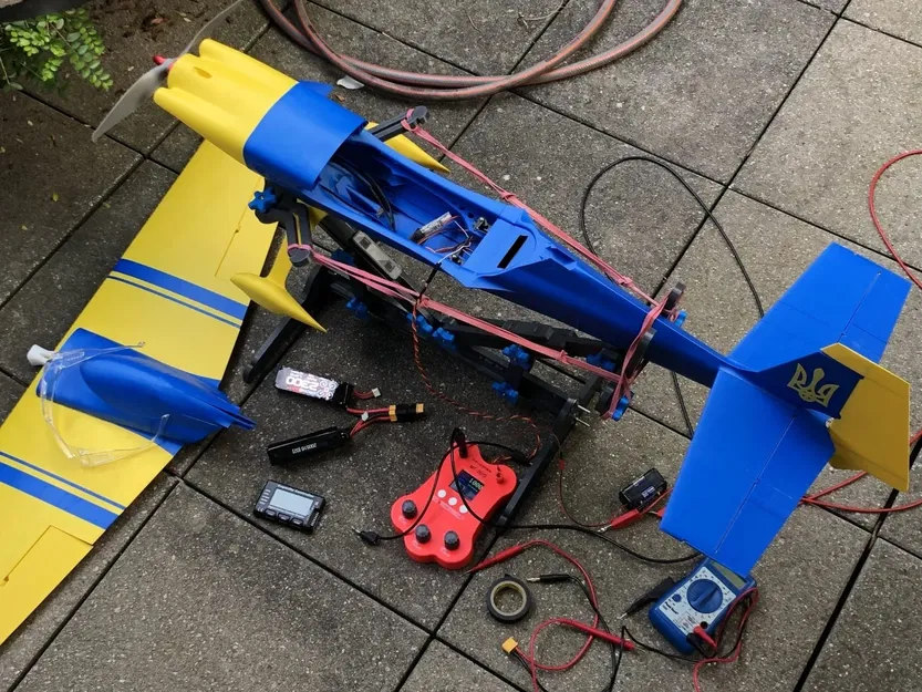 Measurement tool housing with display - Image 1