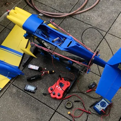 Measurement tool housing with display