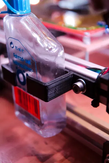 Quadratic object clamp for MendelMax - Image 1