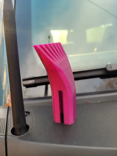 Broom handle Ice Scraper - Image 3