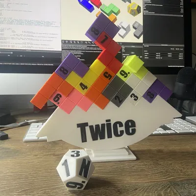 Twice (Trò chơi bàn cờ giống 3D Tetris)