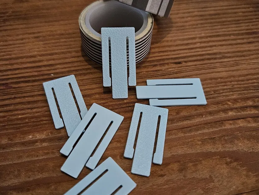 Paper Clip (s) - Büroklammer (n) - Image 1