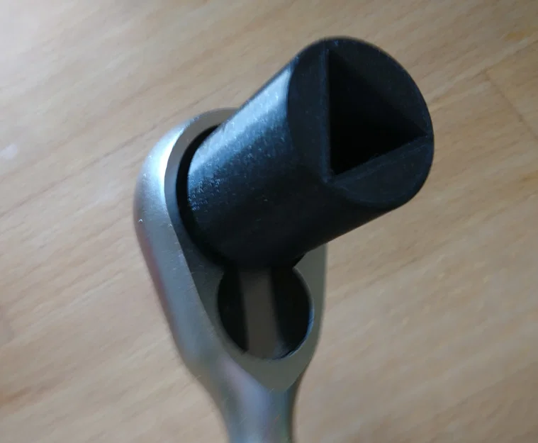 Dụng cụ mở cột đèn hình tam giác sang vuông - Image 1