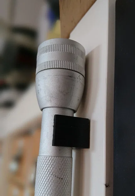 Cái kẹp đèn pin - Image 1