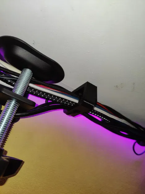 Kẹp quản lý dây cáp - Image 1