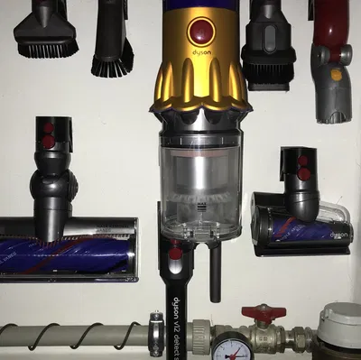 Giá treo tường ống hút bụi Dyson v12