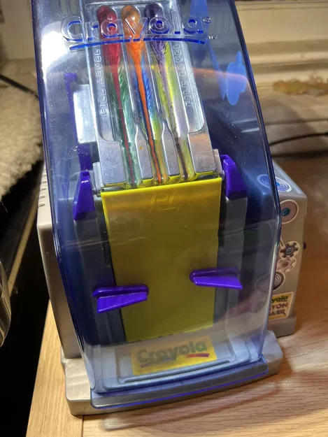 Khuôn Sáp Màu Cho Máy Làm Sáp Màu Crayola 2001 - Image 1