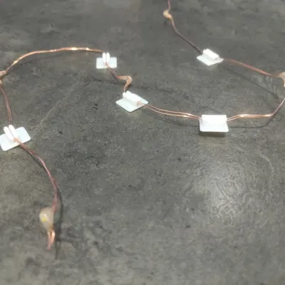 Kẹp Dây Đèn LED Cửa Sổ