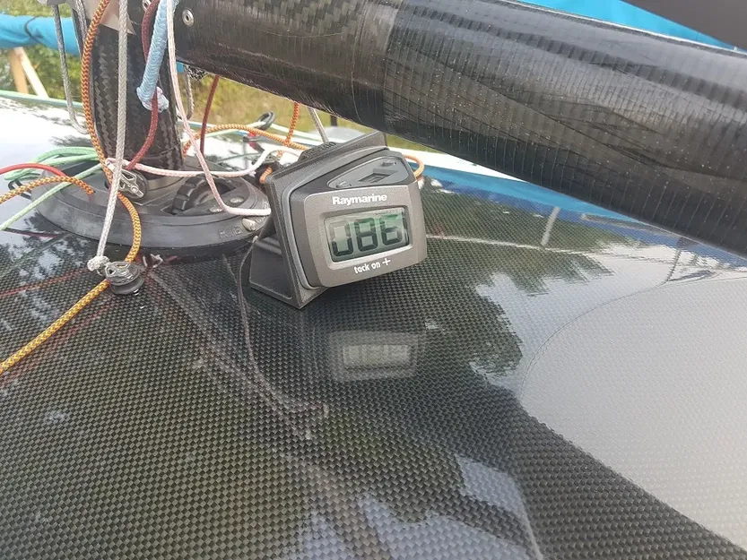 Đế Gắn La Bàn Tacktick / Raymarine T060 Cho RS100 - Image 1